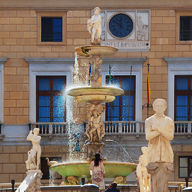 Springbrunnen und Wasserspiele