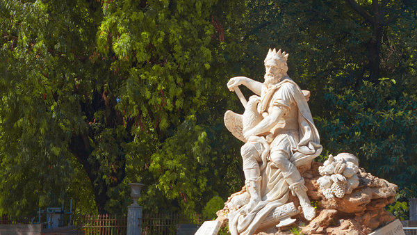 Fontana del Genio (Piazza Rivoluzzione)